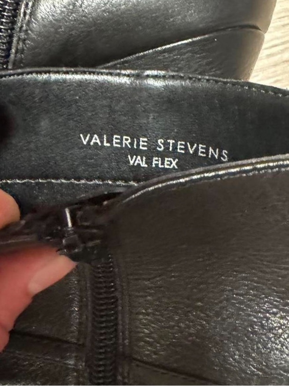 Valerie Stevens Black Leather Wedge Ankle Boots - Picture 4 of 5